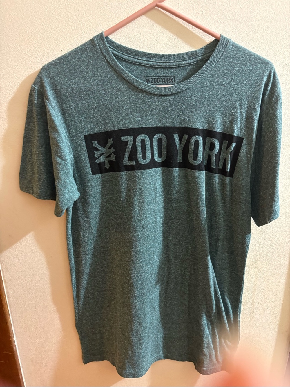 Zoo York men’s size M green tee shirt